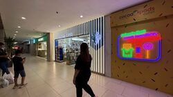 Lucky Plaza (D9), Retail #529597431